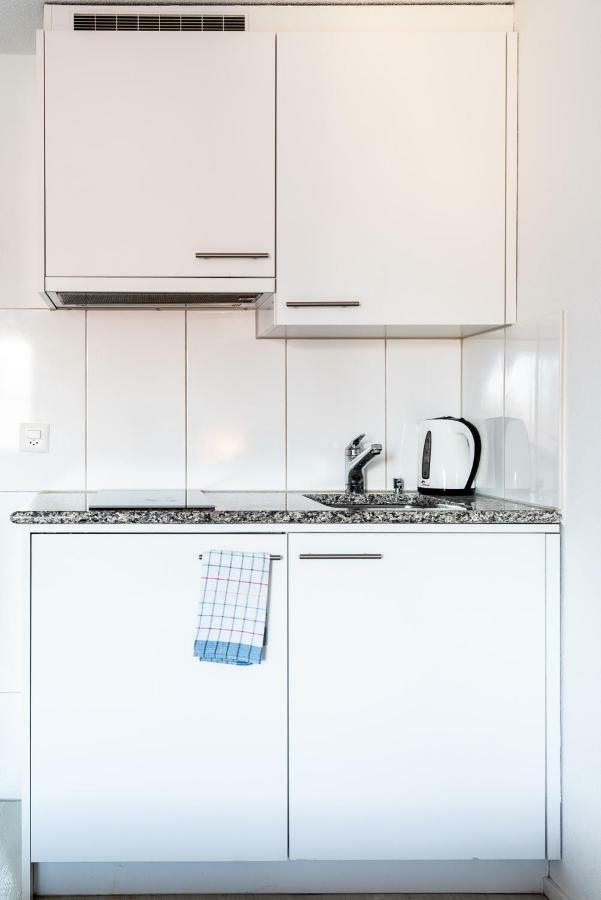 Iq130 Guesthouse Zürich Buitenkant foto