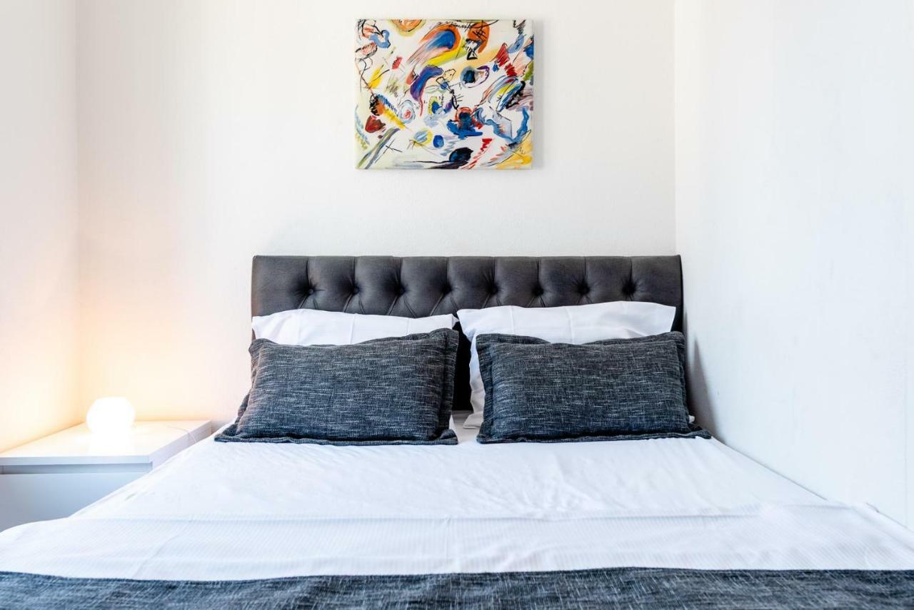 Iq130 Guesthouse Zürich Buitenkant foto