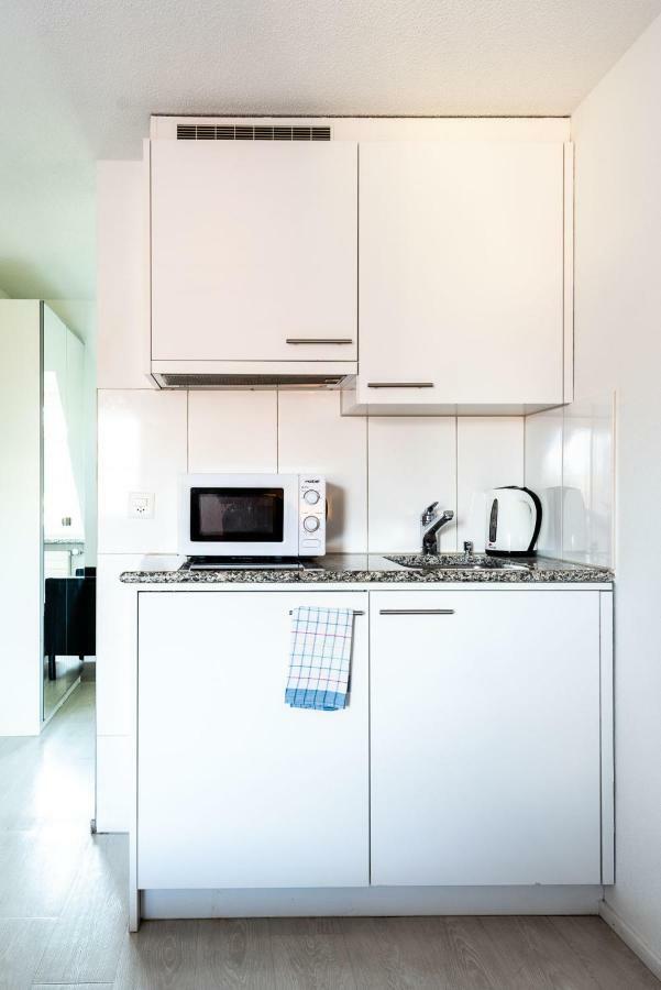 Iq130 Guesthouse Zürich Buitenkant foto