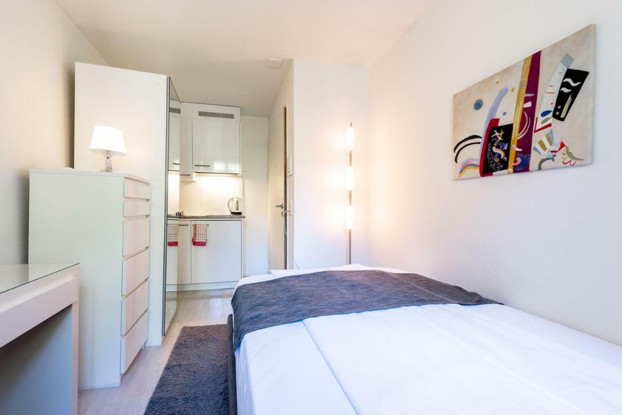 Iq130 Guesthouse Zürich Buitenkant foto