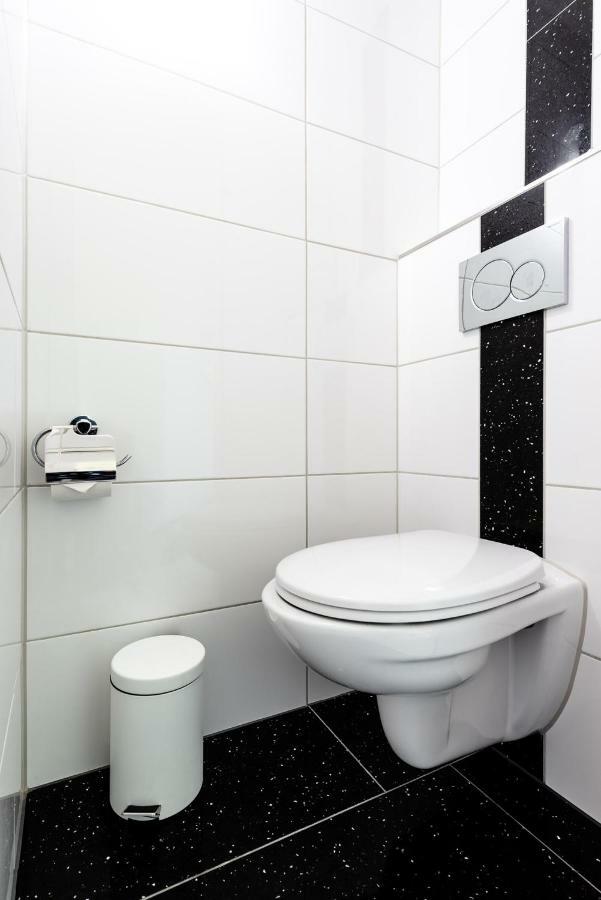 Iq130 Guesthouse Zürich Buitenkant foto