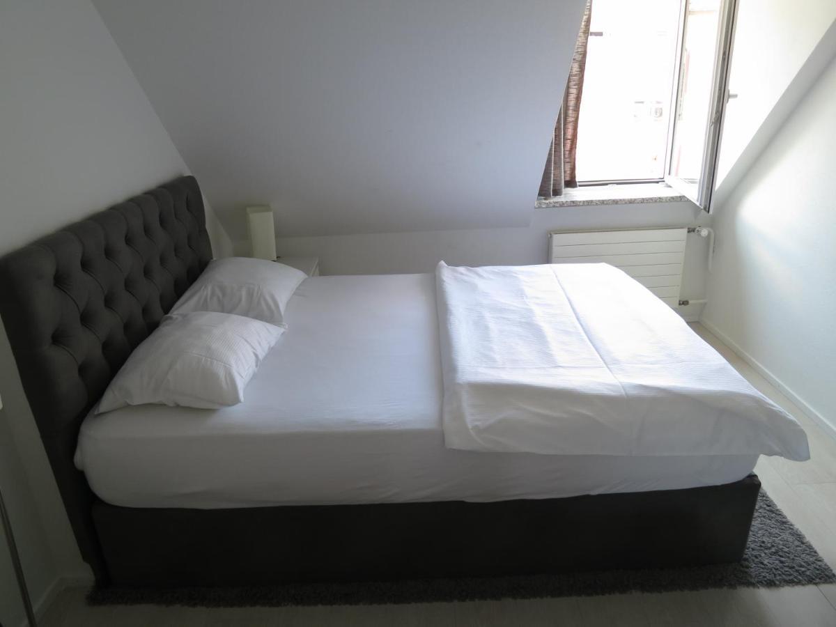 Iq130 Guesthouse Zürich Buitenkant foto